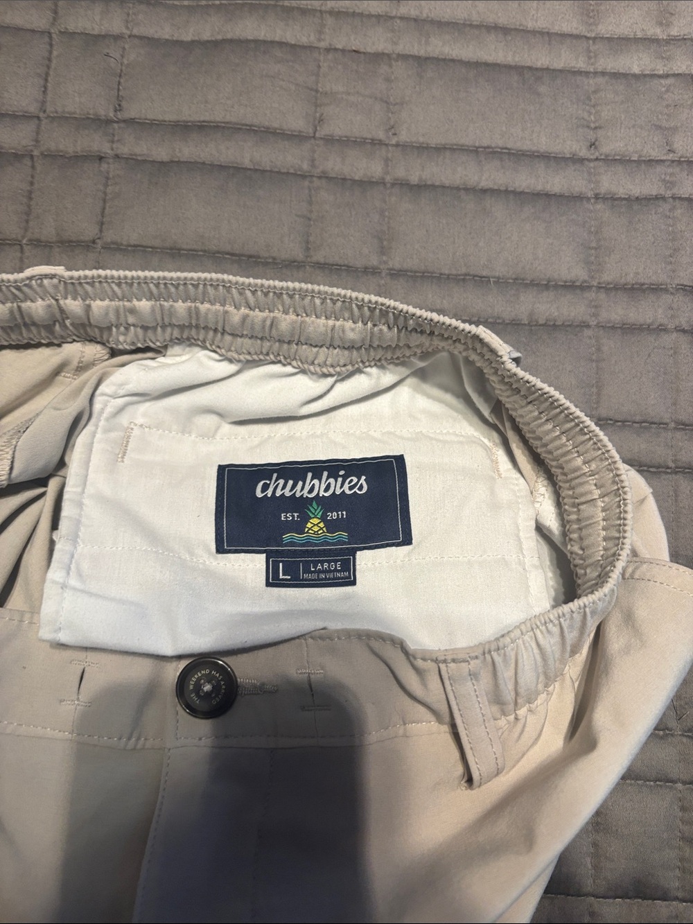 Chubbies large like new - Picture 4 of 5